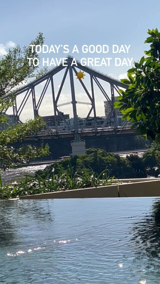 Today’s a good day to have a great day!!
Each day is. We have that power, we can make that conscious decision ✨ 
And what’s a better way to start the day than some rooftop yoga with such a wonderful view ☀️ 
#corporateyoga #brisbane #443queenstreet #activatehealthandfitness